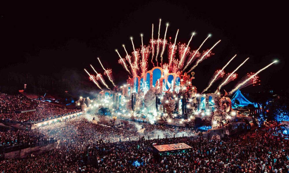 Mainstage do Tomorrowland Belgium 2026 no encerramento do tema Consciencia