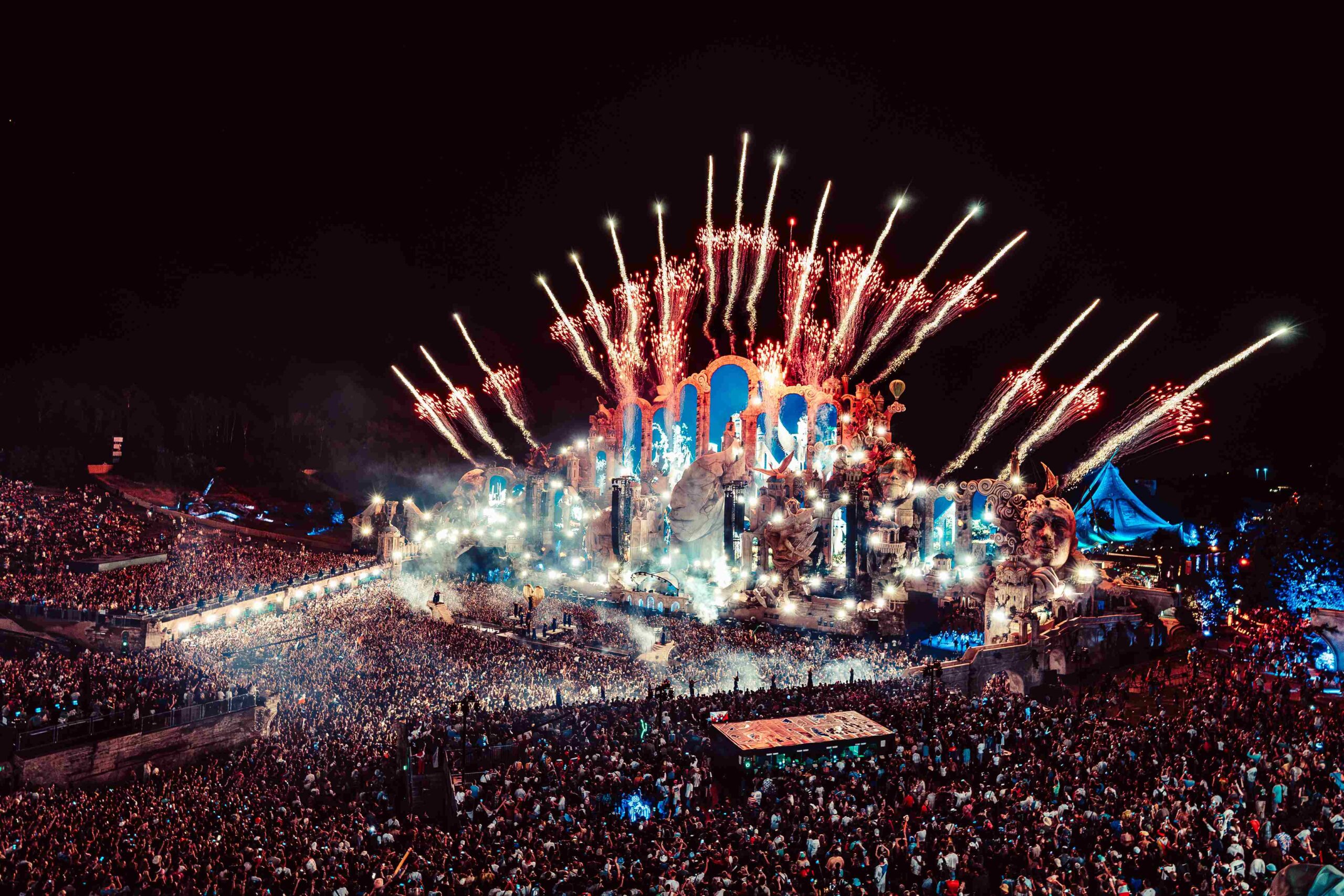 Mainstage do Tomorrowland Belgium 2026 no encerramento do tema Consciencia